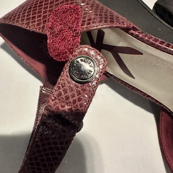 Anne Klein Red Heels with Ankle Strap and Suede Finish - Picture 8 of 12